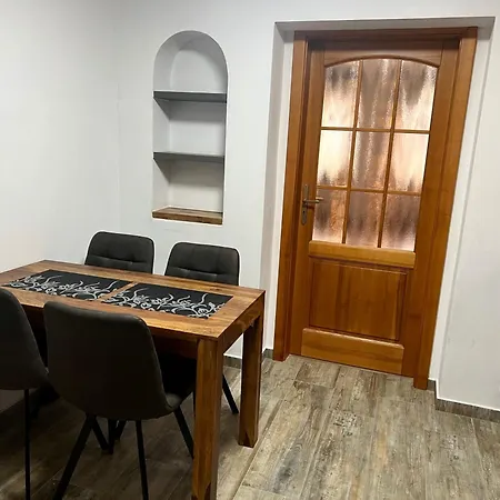 Apartman Na Namesti II Kraliky Exterior photo