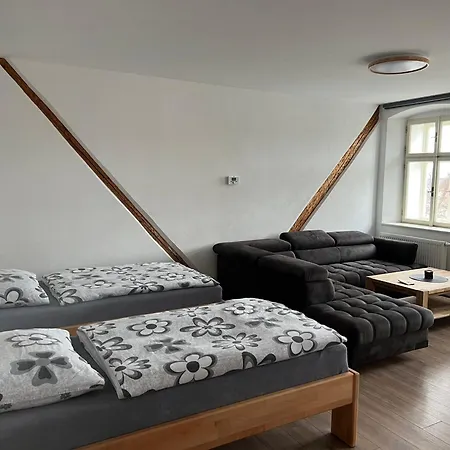 Apartman Na Namesti II Kraliky Exterior photo