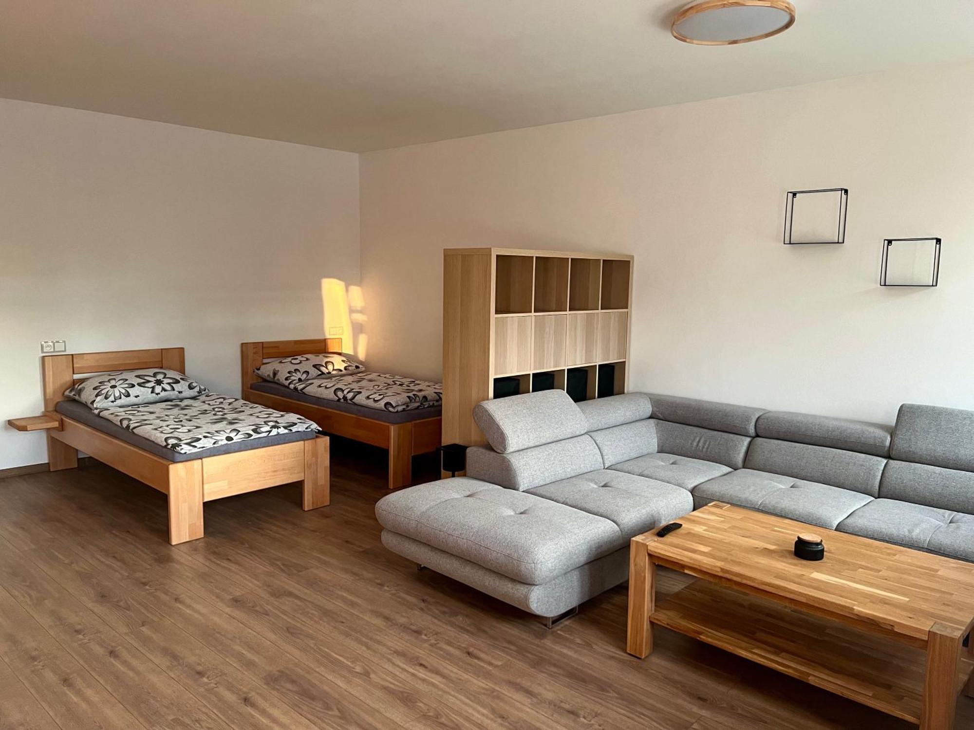 Na Namesti Ii Apartment Kraliky
