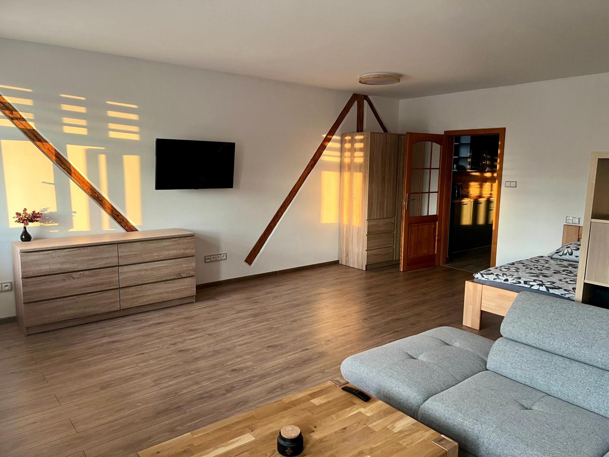 Na Namesti Ii Apartment Kraliky